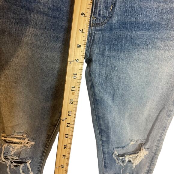 American Eagle Women's Size 6 Light Wash Distressed Skinny Jeans - Picture 10 of 11